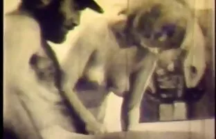 豊富な骨によって開かれた開いたお尻の穴を ...