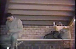 壊れた足 女 用 エロ 動画