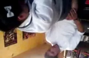 脂肪のロシアの妻は初めて本物の男性の陰茎 ...