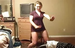 巨根を持つ男はポーズ69の美しさを満たす ...