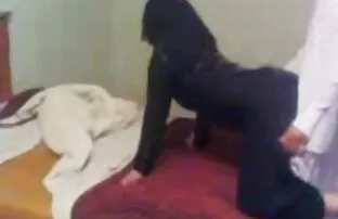 女性の奴隷は、叩いてマシンによって壊され ...