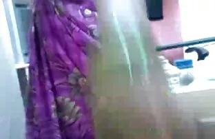 男fucks彼の妻のスキニーガールフレン ...