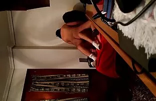 ブルネットでピンクのセーター えろ 動画 ...