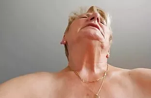 Eroticaxはそれを解決します。 女 ...